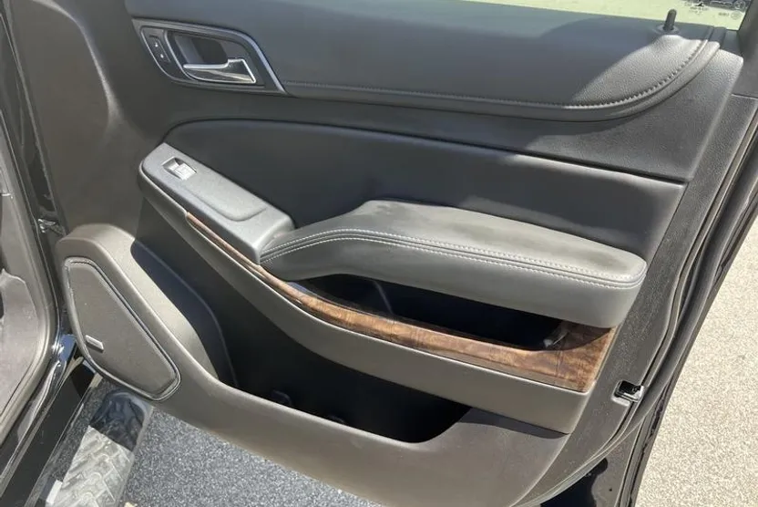 2020 Chevrolet Tahoe LTZ photo 1