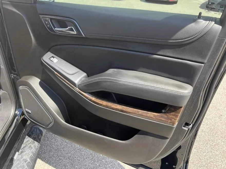 2020 Chevrolet Tahoe LTZ photo 1