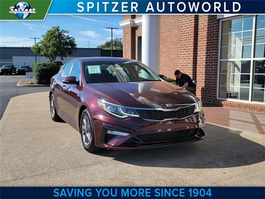 2020 Kia Optima LX photo 1