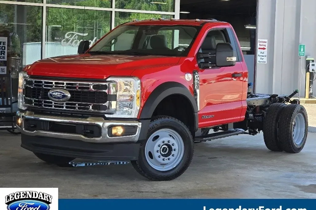 2025 Ford F-550 XL photo 1