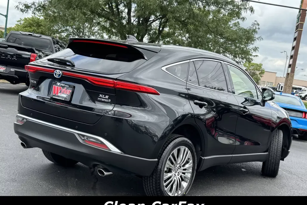 2022 Toyota Venza XLE photo 1