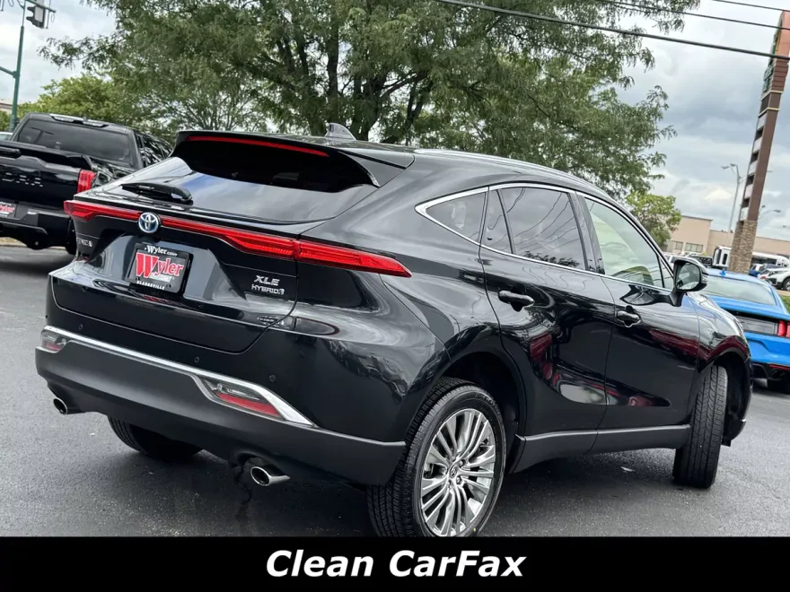 2022 Toyota Venza XLE photo 1