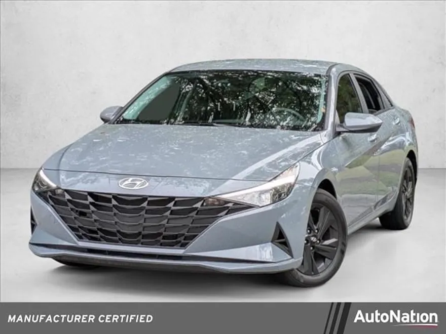 2023 Hyundai Elantra SEL photo 1