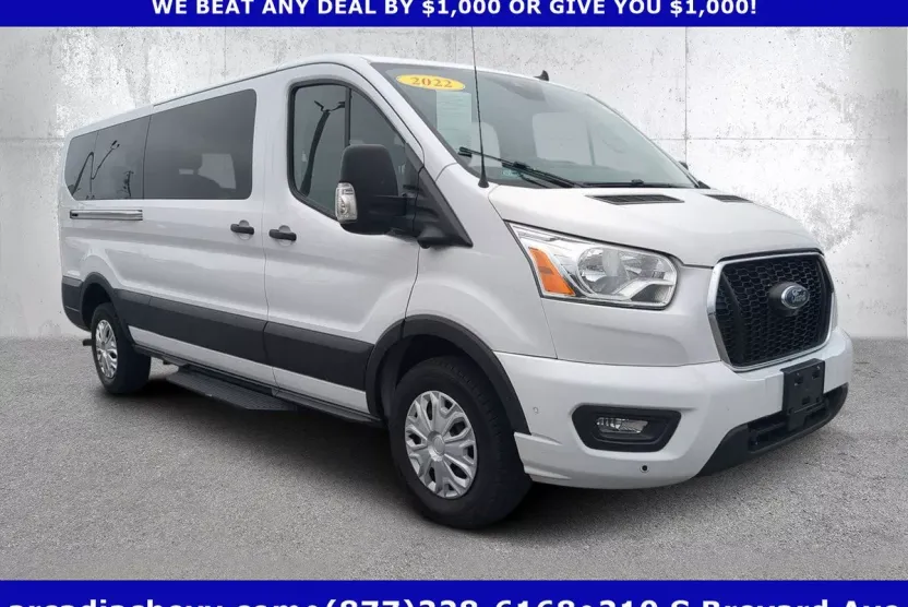 2022 Ford Transit Passenger XL photo 1
