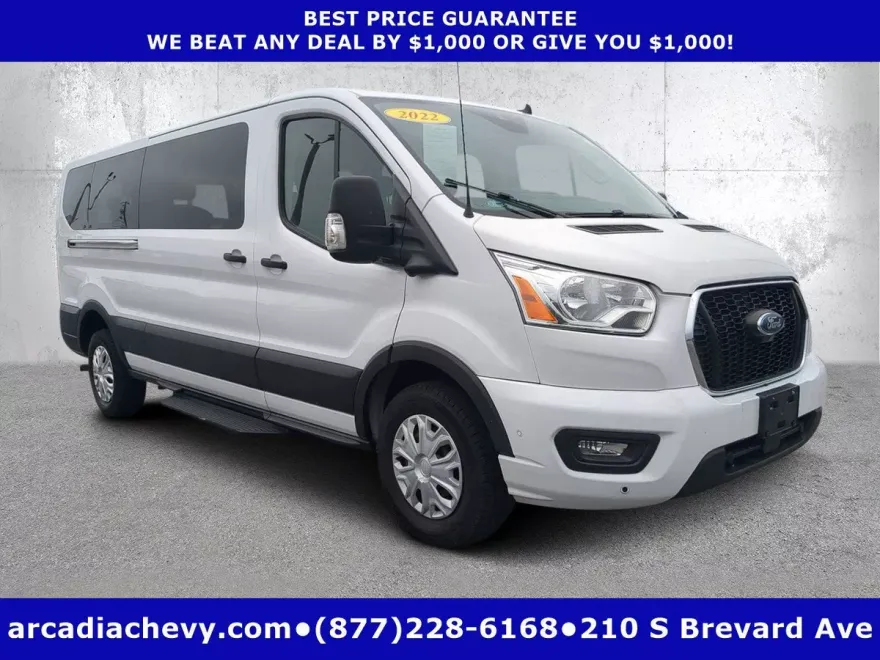 2022 Ford Transit Passenger XL photo 1