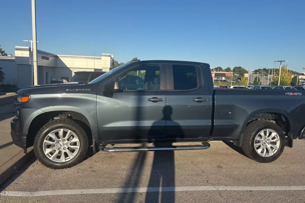 2020 Chevrolet Silverado 1500 Custom photo 1
