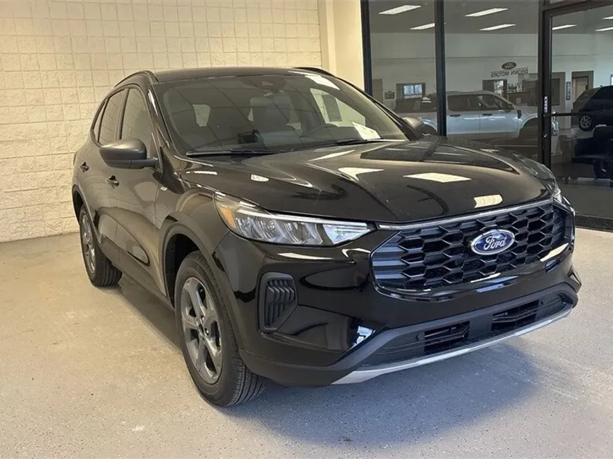 2025 Ford Escape ST-Line photo 1