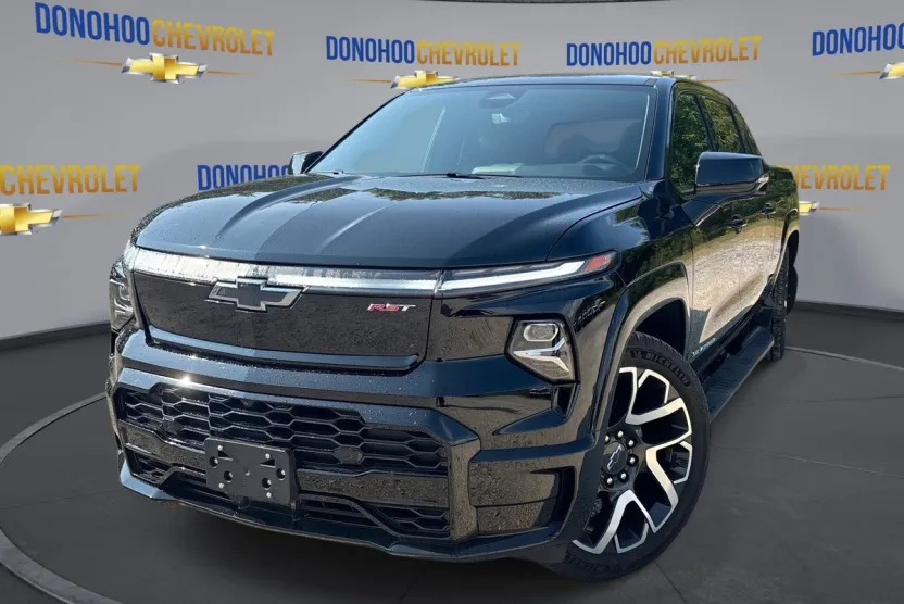 2024 Chevrolet Silverado EV RST photo 1