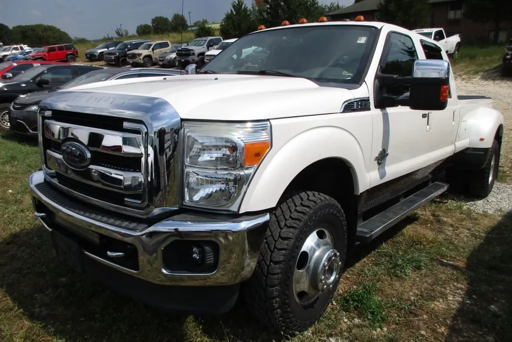 2016 Ford F-350 Lariat photo 1