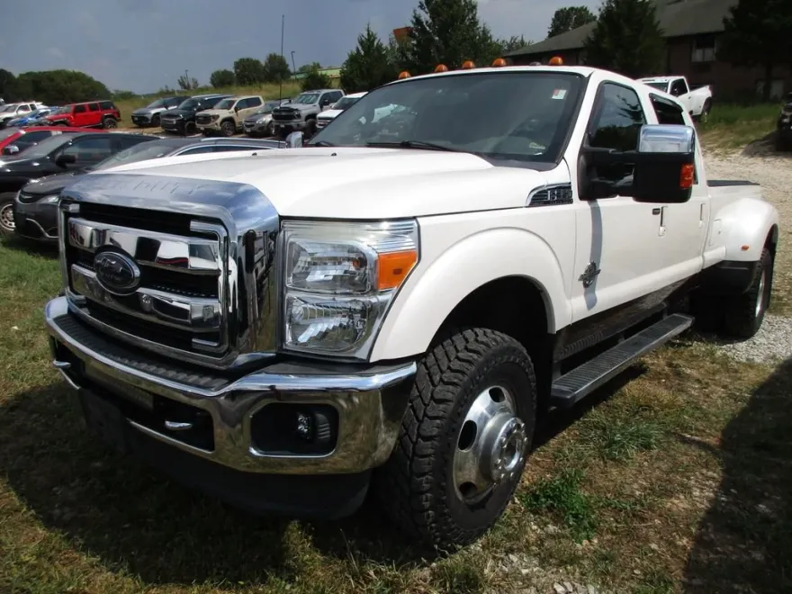 2016 Ford F-350 Lariat photo 1