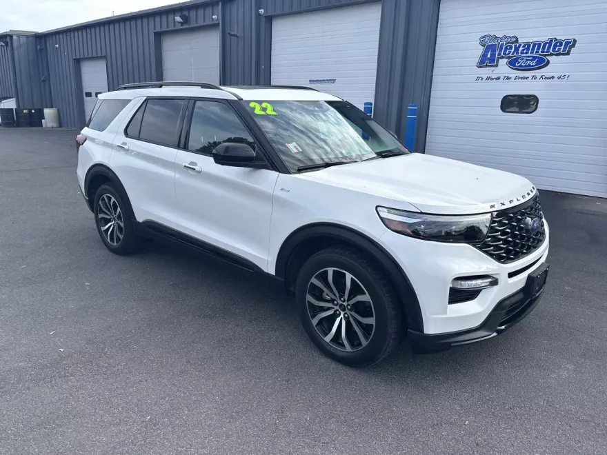 2022 Ford Explorer ST-Line photo 1
