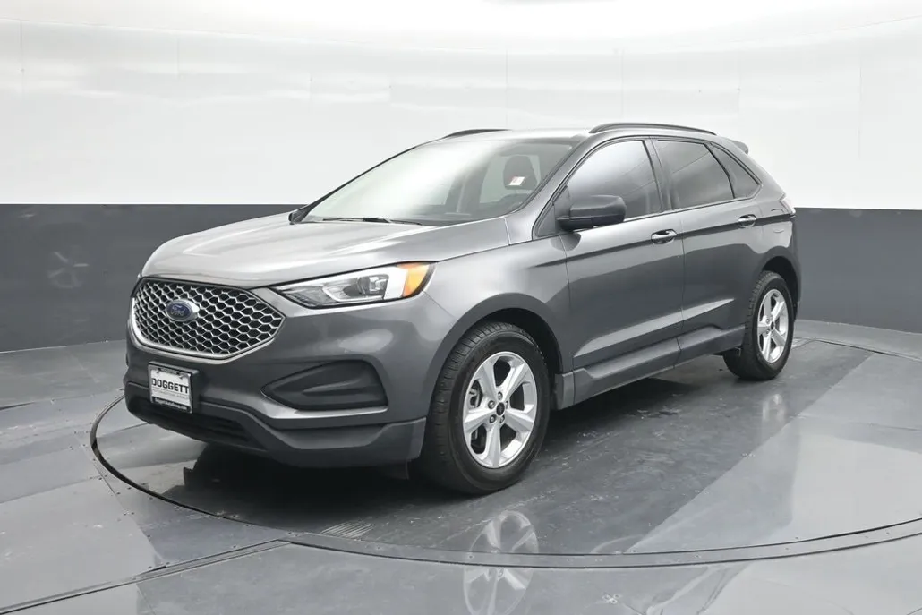 2023 Ford Edge SE photo 1