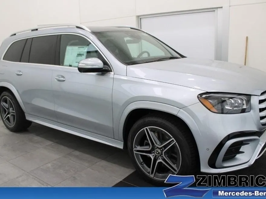 2025 Mercedes Benz GLS 450 4MATIC photo 1