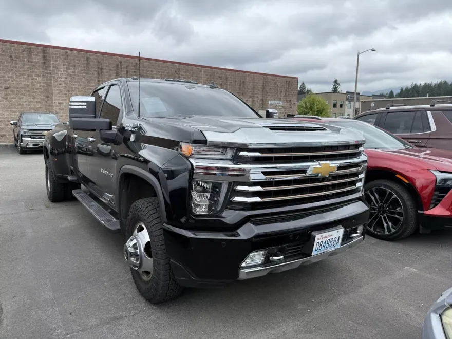 2023 Chevrolet Silverado 3500HD High Country photo 1