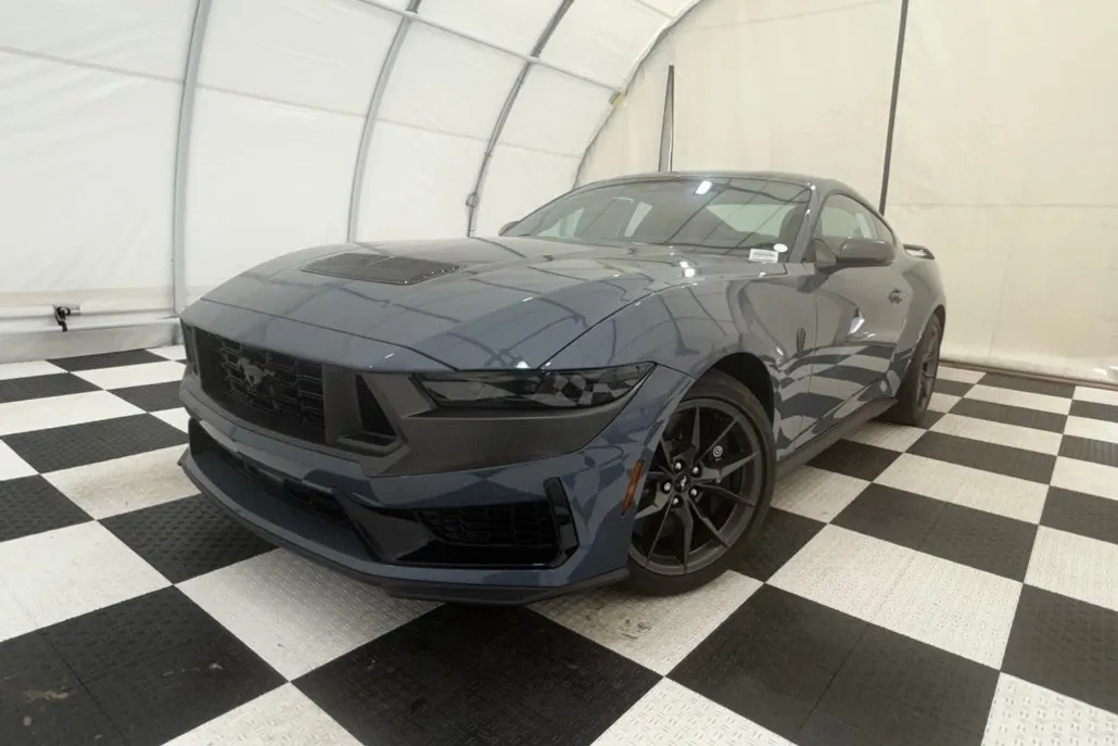 2025 Ford Mustang Dark Horse photo 1