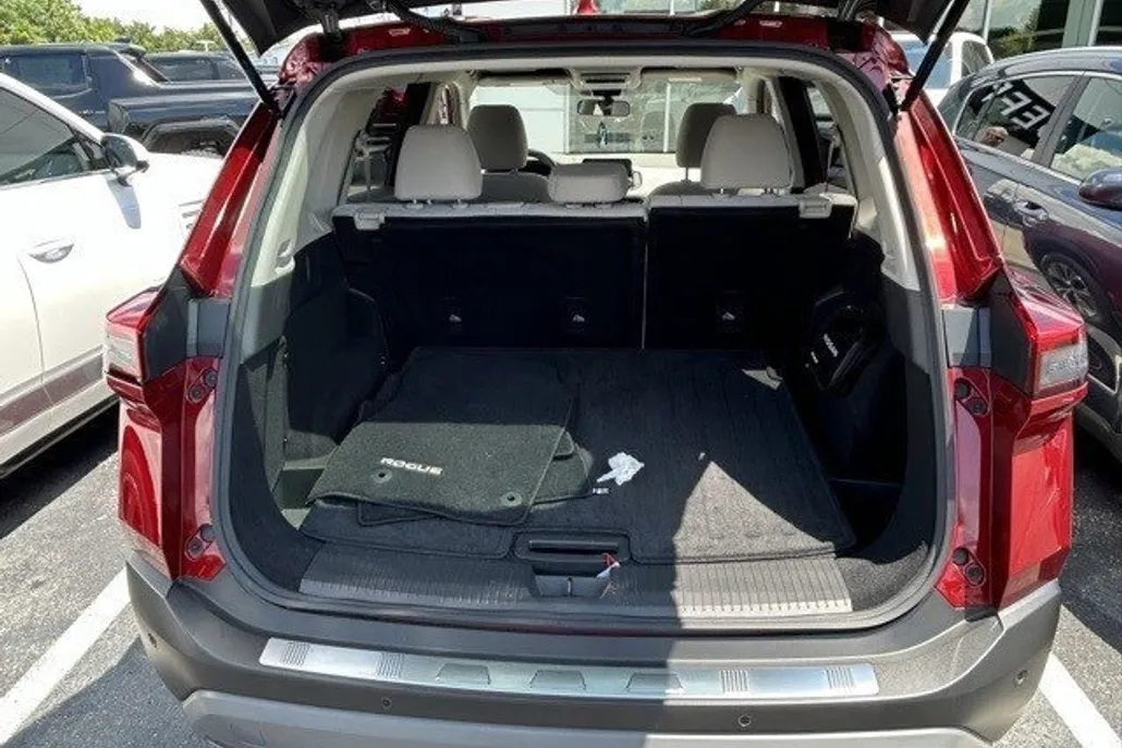 2023 Nissan Rogue SV photo 1