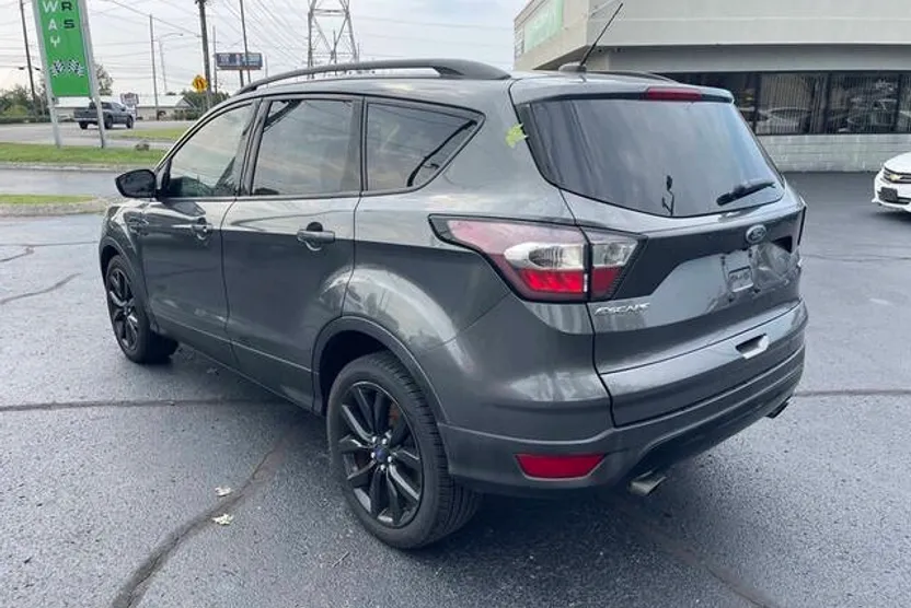 2017 Ford Escape SE photo 1