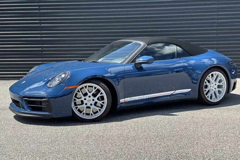 2023 Porsche 911 GTS photo 1