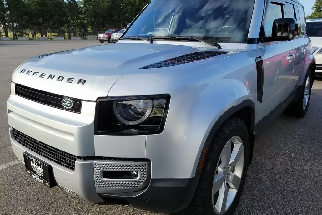 2020 Land Rover Defender 110 photo 1