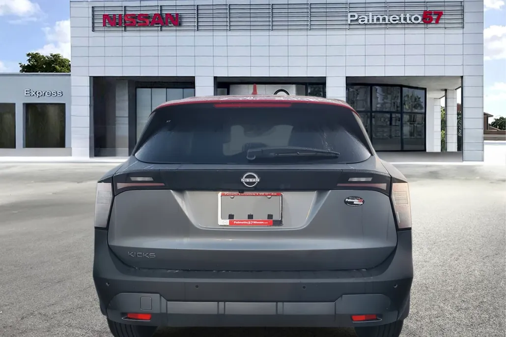 2025 Nissan Kicks SV photo 1