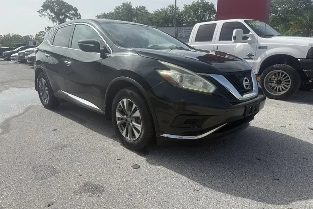 2015 Nissan Murano S photo 1