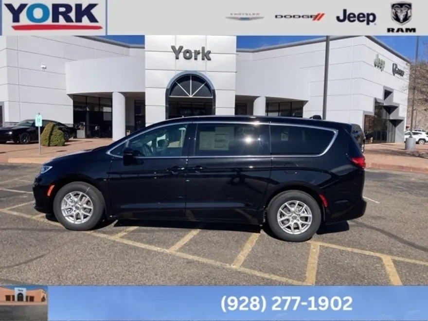 2025 Chrysler Pacifica photo 1