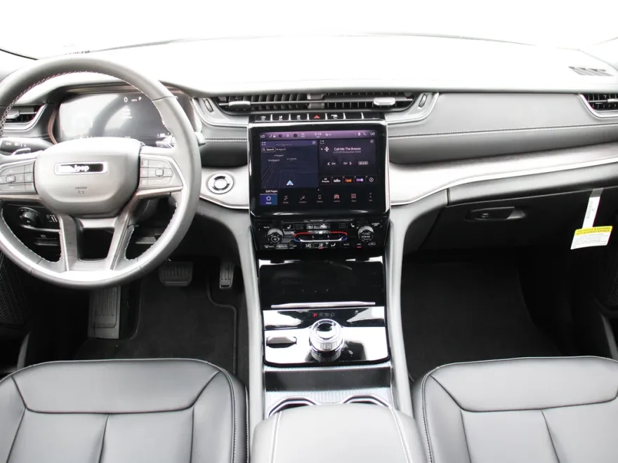 2025 Jeep Grand Cherokee Limited photo 1