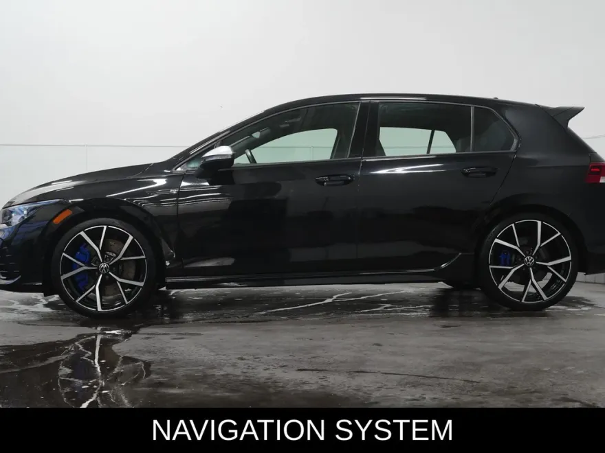 2023 Volkswagen Golf R photo 1