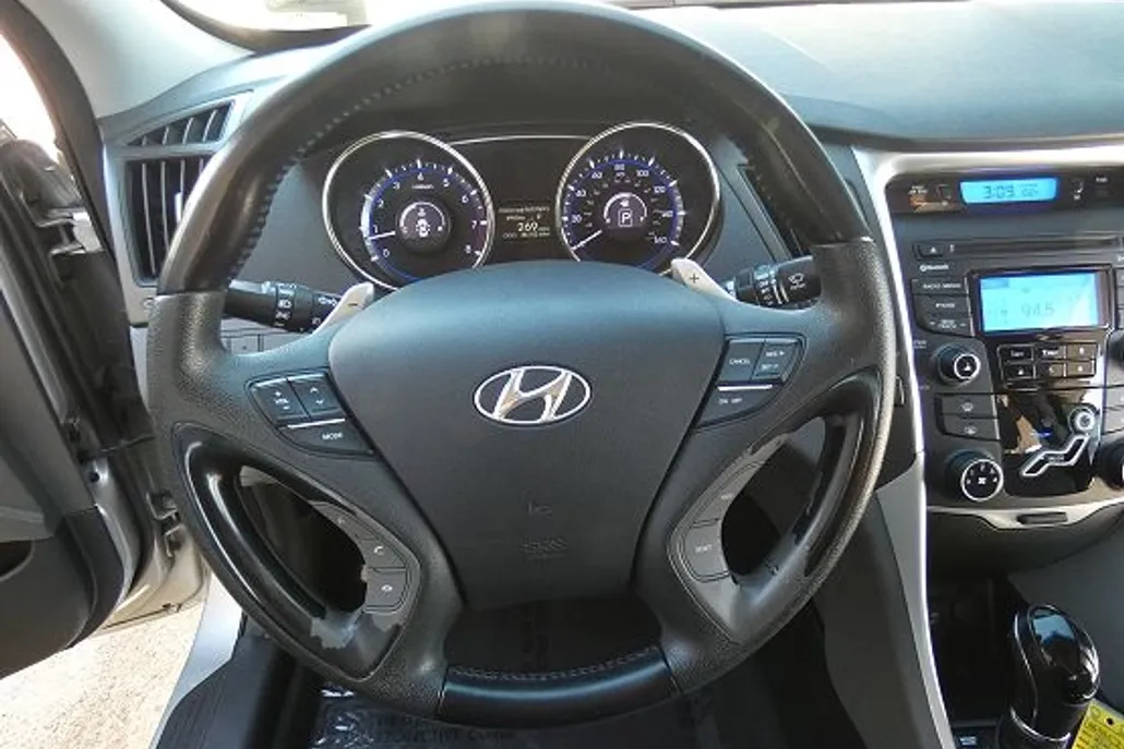2013 Hyundai Sonata SE photo 1