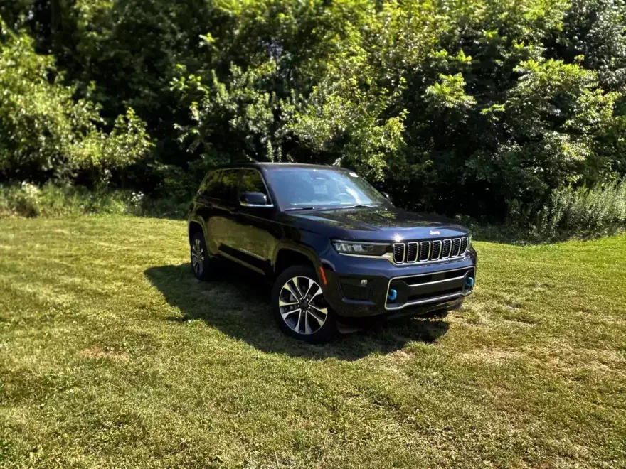 2024 Jeep Cherokee Overland photo 1