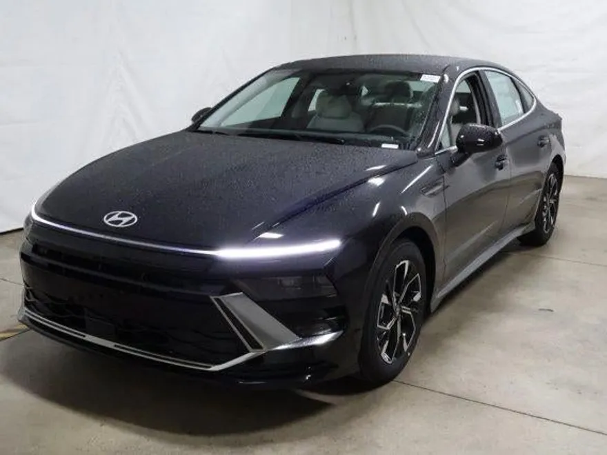 2025 Hyundai Sonata SEL photo 1
