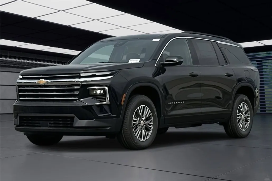 2025 Chevrolet Traverse photo 1