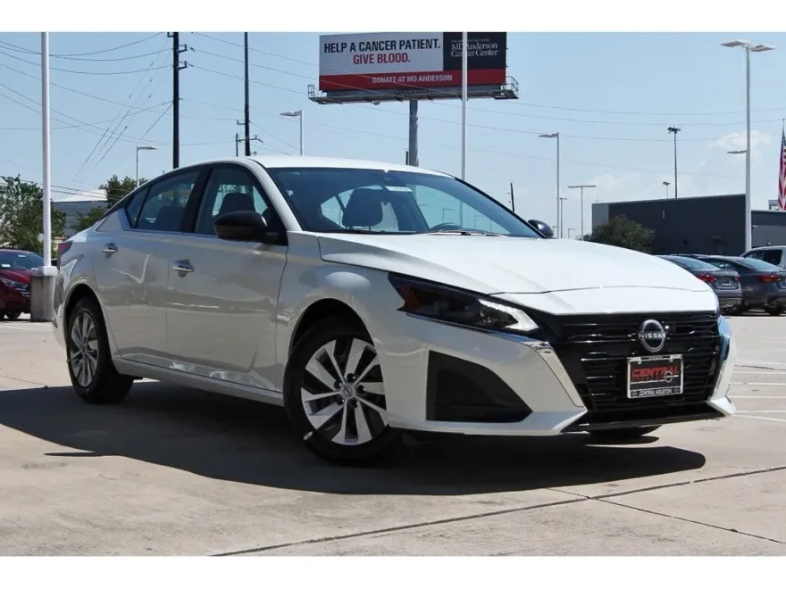 2025 Nissan Altima S photo 1