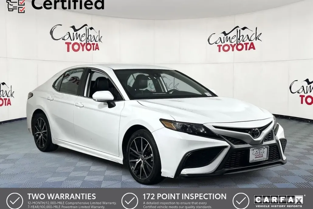 2024 Toyota Camry SE photo 1