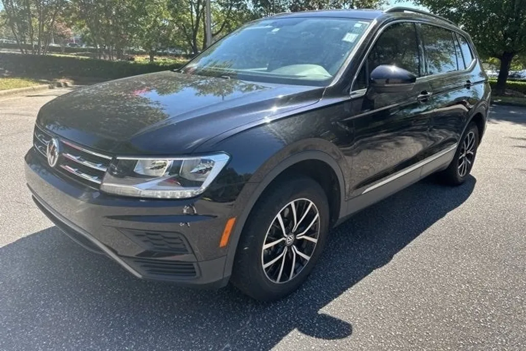 2021 Volkswagen Tiguan SE photo 1