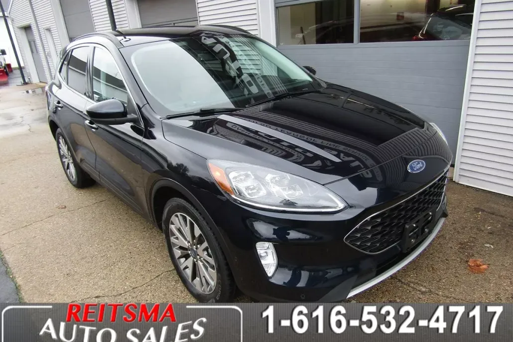 2021 Ford Escape Titanium Hybrid photo 1