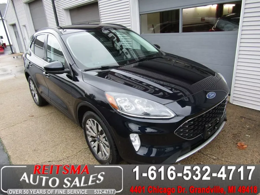2021 Ford Escape Titanium Hybrid photo 1