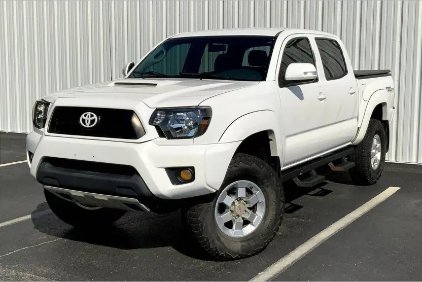 2015 Toyota Tacoma Base photo 1