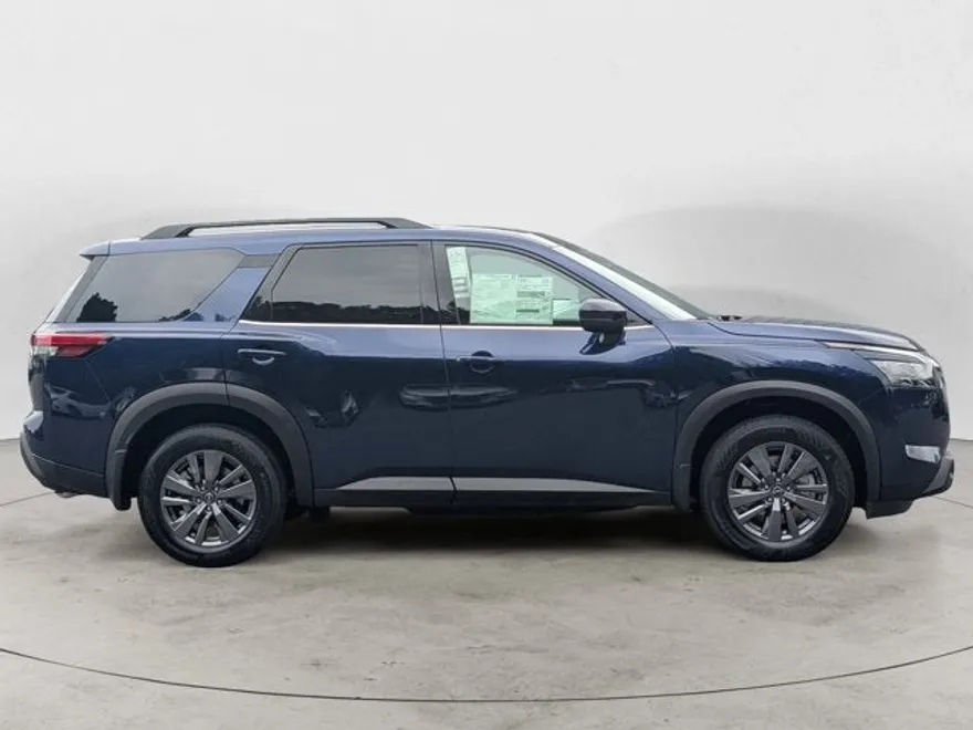 2025 Nissan Pathfinder SV photo 1