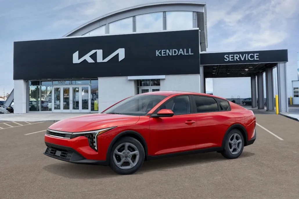 2025 Kia K4 LXS photo 1