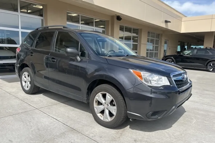 2016 Subaru Forester 2.5i photo 1
