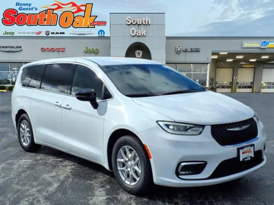 2026 Chrysler Pacifica photo 1