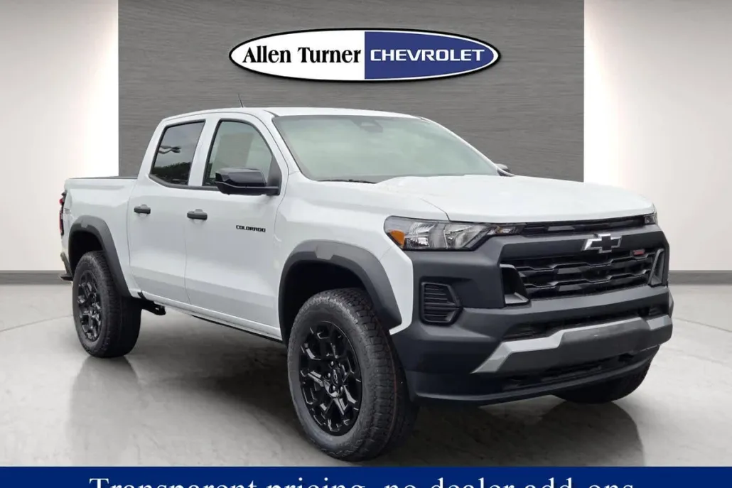 2026 Chevrolet Colorado Trail Boss photo 1