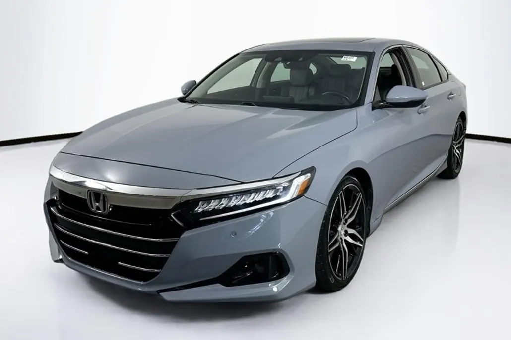 2022 Honda Accord Touring photo 1