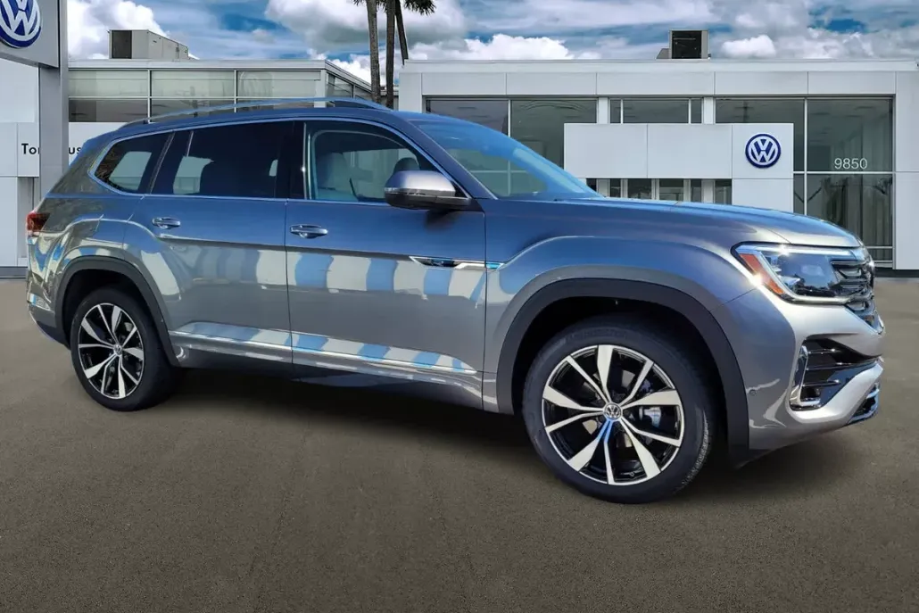 2025 Volkswagen Atlas SEL Premium R-Line photo 1