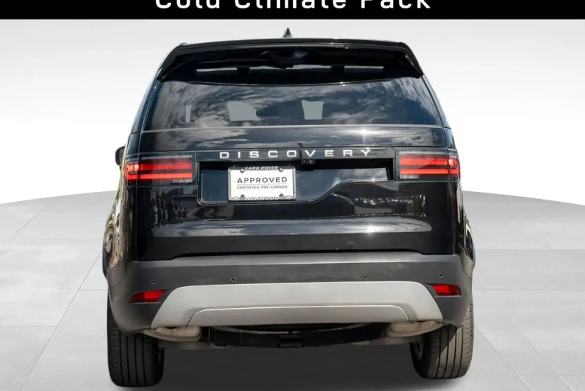 2024 Land Rover Discovery S photo 1
