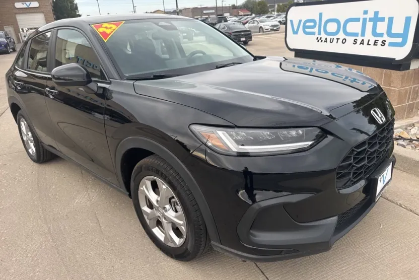 2023 Honda HR-V LX photo 1