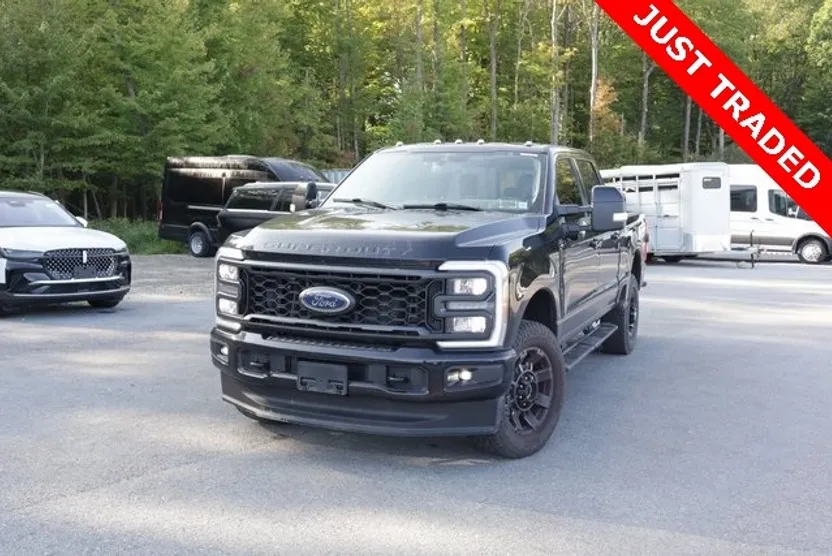 2023 Ford F-350 photo 1