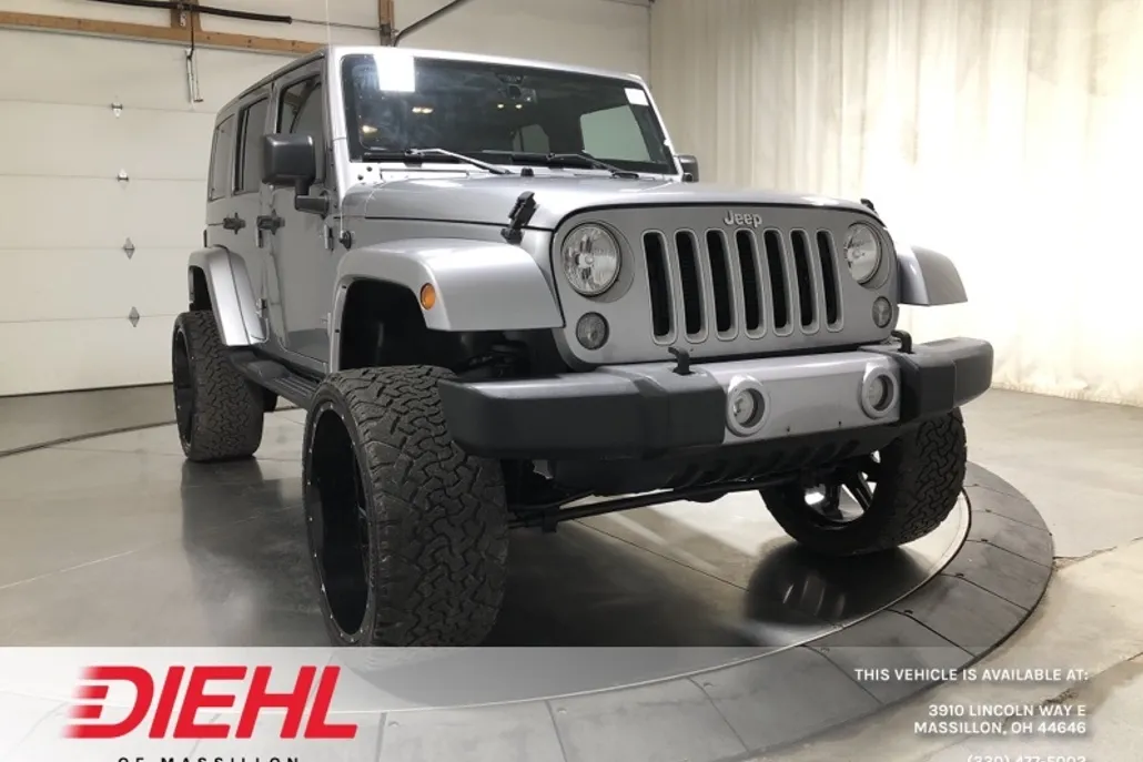 2016 Jeep Wrangler Unlimited Sahara photo 1