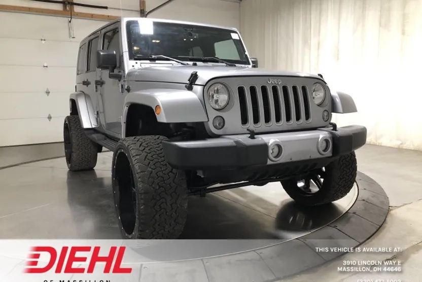 2016 Jeep Wrangler Unlimited Sahara photo 1
